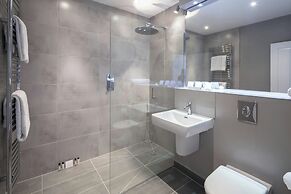 Winchendon Road by Onefinestay