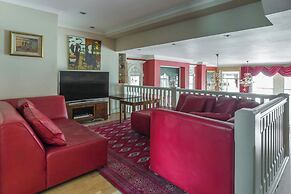 Hyde Park Gate II by Onefinestay