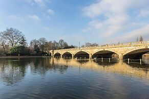 Hyde Park Gate II by Onefinestay