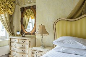 Hyde Park Gate II by Onefinestay