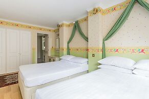 Hyde Park Gate II by Onefinestay