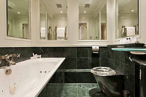 Gledhow Gardens by Onefinestay
