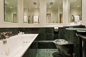 Gledhow Gardens by Onefinestay