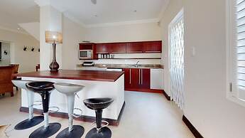 Caribbean Estate Deluxe