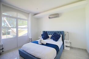 Caribbean Estate Deluxe