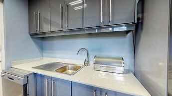 Caribbean Estate Deluxe