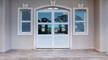 Caribbean Estate Deluxe