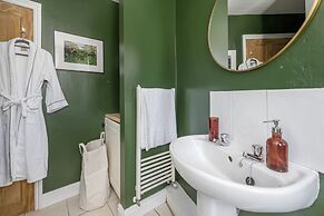 Stylish House in Amazing Central Area