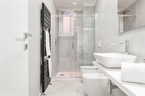 Duplex Luxurious Apt in the heart of Bologna