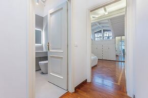 Pratello Elegante e Raffinata Mansarda