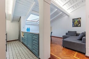 Pratello Elegante e Raffinata Mansarda