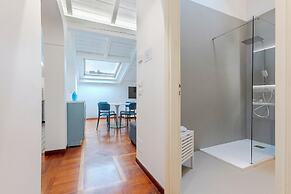 Pratello Elegante e Raffinata Mansarda