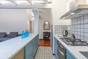 Pratello Elegante e Raffinata Mansarda