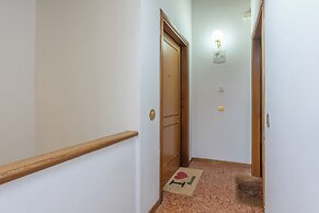 Pratello Elegante e Raffinata Mansarda