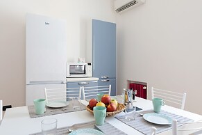 Sant'Orsola Colorful Huge Apartment