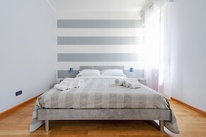 Sant'Orsola Colorful Huge Apartment