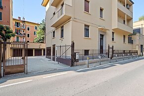 Bolognina Fair Functional Apartment