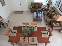 R1 Glenbrook 5 bed / 4 Bath