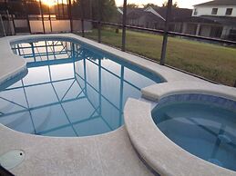 R1 Legacy Park 5 bed / 3 Bath