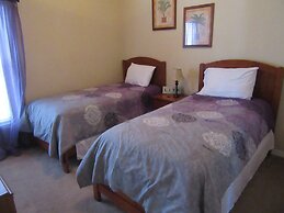 R1 Glenbrook 4 bed / 2 Bath