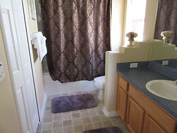 R1 Glenbrook 4 bed / 2 Bath