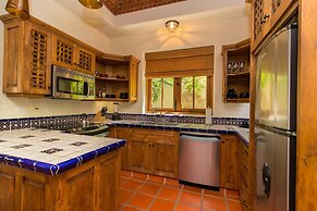 Casa De La Alegria 3BR by Casago