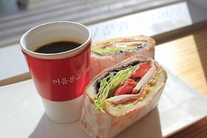 Jeju Eoeumbungyo 1963 Guesthouse