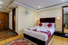 Sumitel Hotel 500 meters from Mall Road