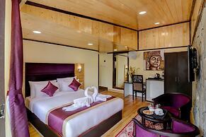 Sumitel Hotel 500 meters from Mall Road