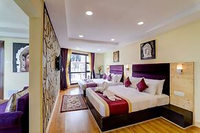 Sumitel Hotel 500 meters from Mall Road