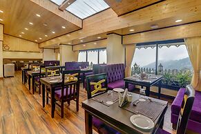 Sumitel Hotel 500 meters from Mall Road