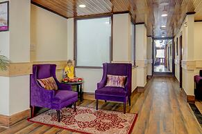 Sumitel Hotel 500 meters from Mall Road