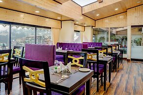 Sumitel Hotel 500 meters from Mall Road