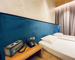 Oinn Hotel & Hostel Tainan