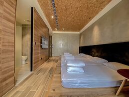 Oinn Hotel & Hostel Tainan