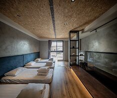 Oinn Hotel & Hostel Tainan