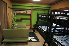Maru House - Hostel