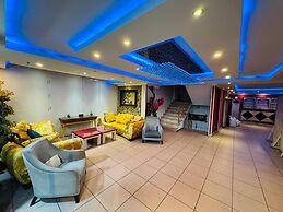 Red White Hotel