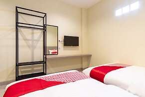 OYO 1185 Bukit Toedjoeh Residence Syariah