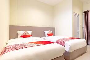 OYO 1185 Bukit Toedjoeh Residence Syariah