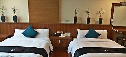 Lake In Mountain B&B