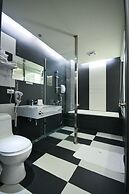 Lake In Mountain B&B