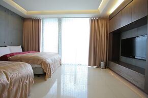 Lake In Mountain B&B