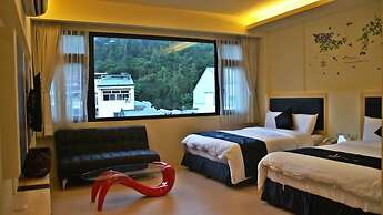 Lake In Mountain B&B