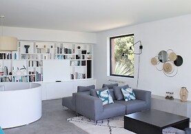 Mountain Guincho Villa by Lisbon-Coast