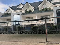 D2W Residency Suites