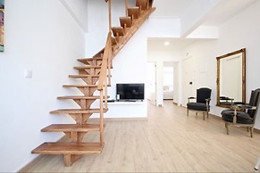 Akicity Lapa Selected