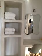 Maistrali Studios & Apartments