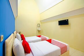 OYO Life 1643 Grand Monica