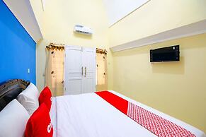 OYO Life 1643 Grand Monica